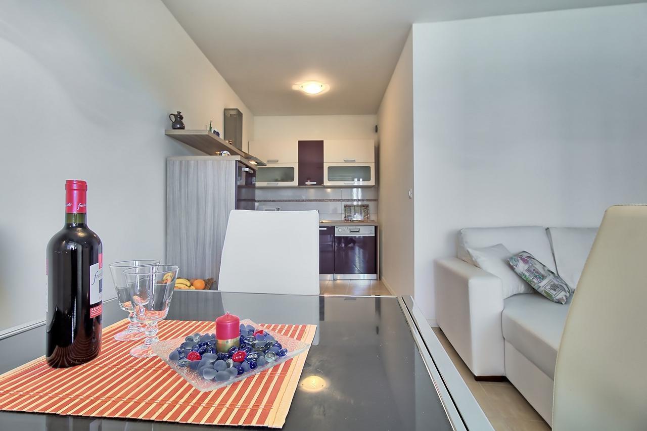 Summertime House With Apartment Umag Exterior photo