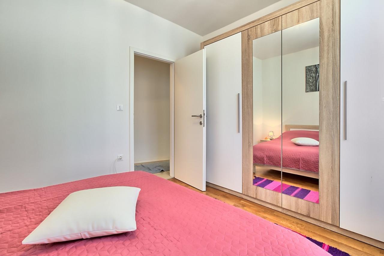 Summertime House With Apartment Umag Exterior photo
