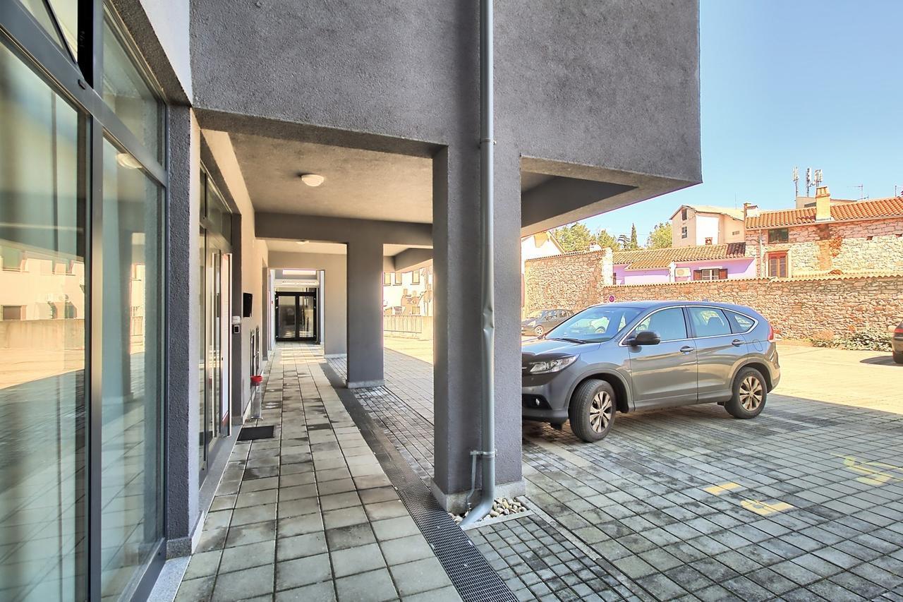 Summertime House With Apartment Umag Exterior photo