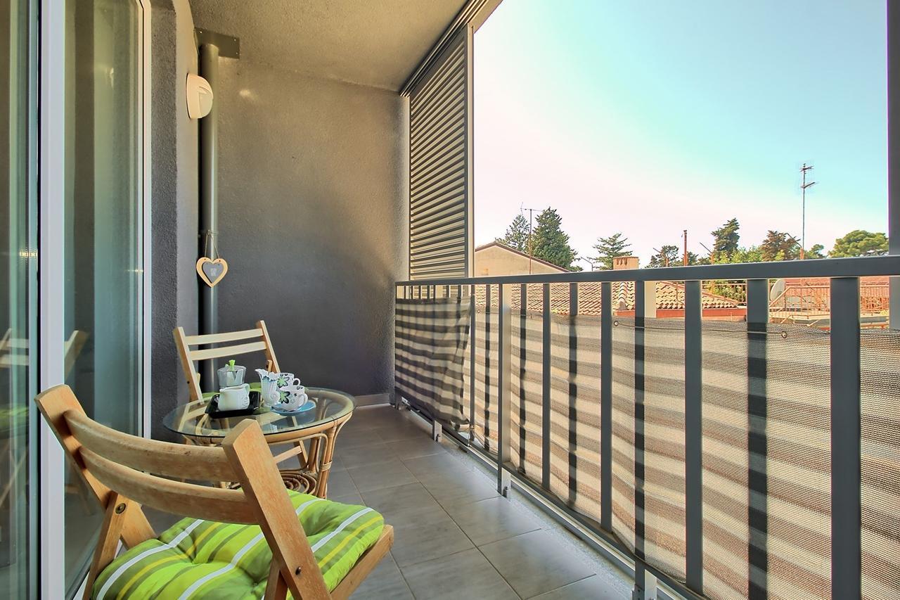 Summertime House With Apartment Umag Exterior photo
