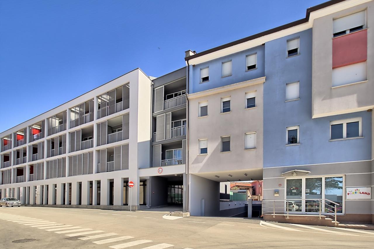 Summertime House With Apartment Umag Exterior photo